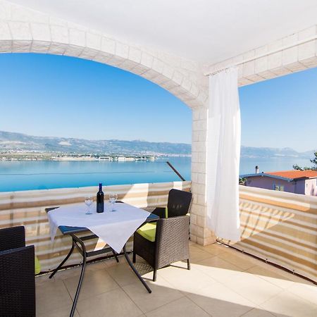 Holidays Apartments Slanada With Terrace And Sea View, Near The Beach & Town Trogir, Free Parking, Quiet Place On Peninsula Ciovo ภายนอก รูปภาพ