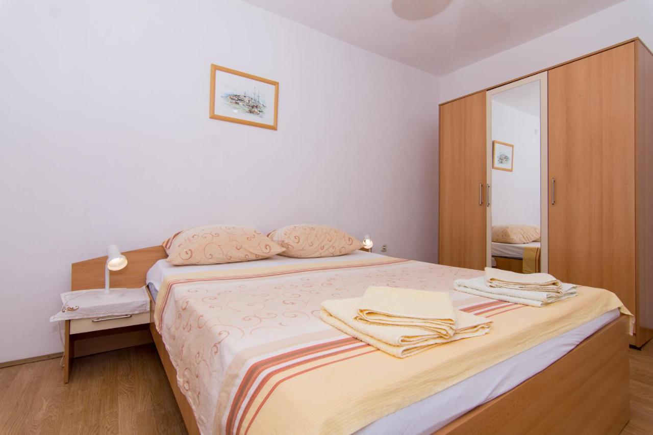 Holidays Apartments Slanada With Terrace And Sea View, Near The Beach & Town Trogir, Free Parking, Quiet Place On Peninsula Ciovo ภายนอก รูปภาพ