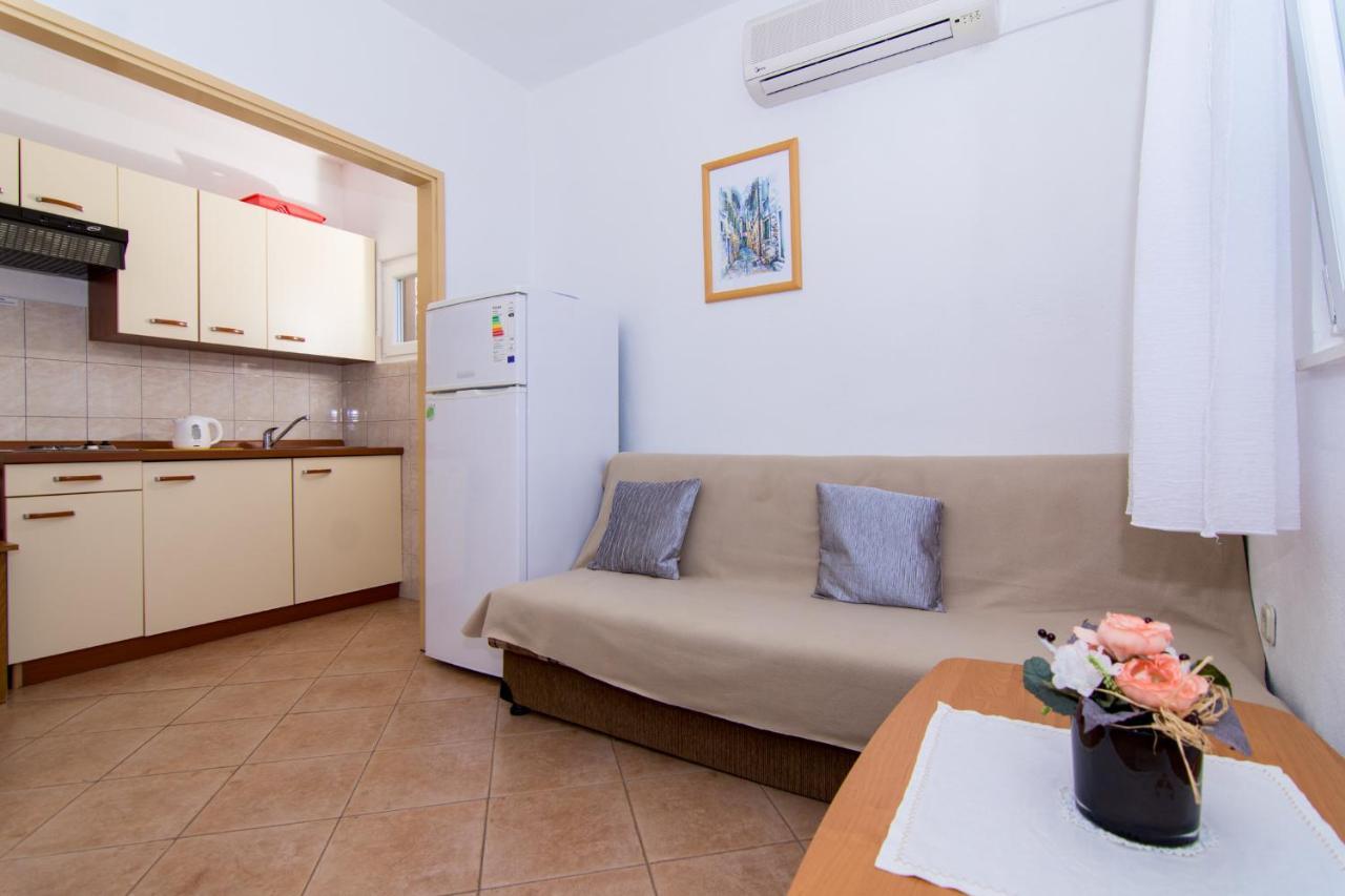 Holidays Apartments Slanada With Terrace And Sea View, Near The Beach & Town Trogir, Free Parking, Quiet Place On Peninsula Ciovo ภายนอก รูปภาพ