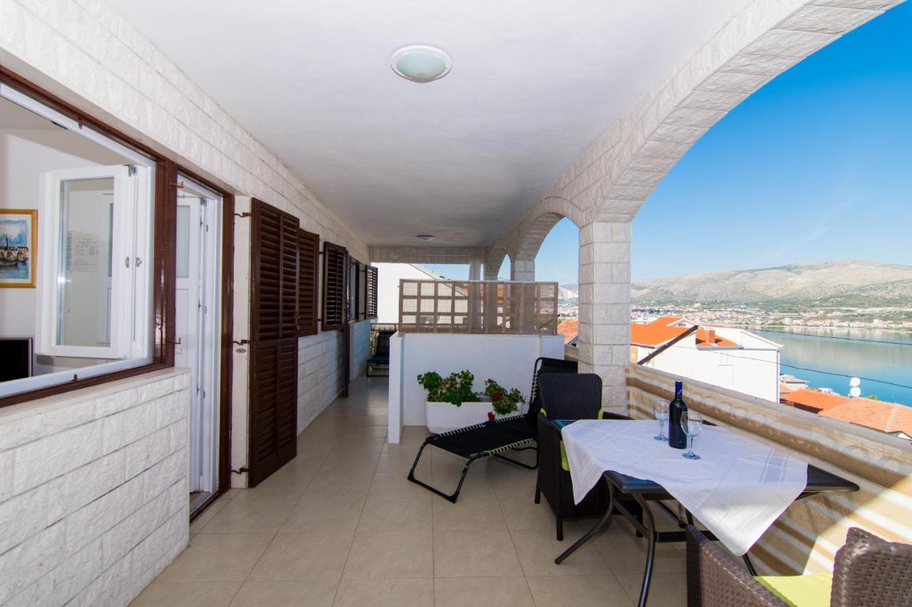 Holidays Apartments Slanada With Terrace And Sea View, Near The Beach & Town Trogir, Free Parking, Quiet Place On Peninsula Ciovo ภายนอก รูปภาพ