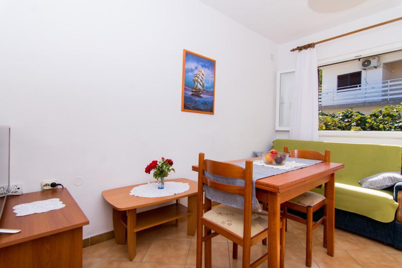 Holidays Apartments Slanada With Terrace And Sea View, Near The Beach & Town Trogir, Free Parking, Quiet Place On Peninsula Ciovo ภายนอก รูปภาพ