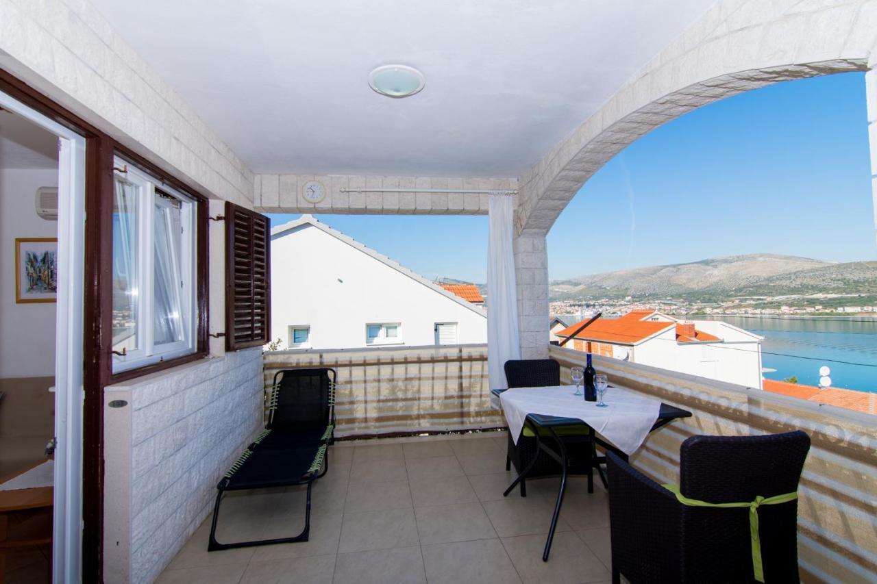 Holidays Apartments Slanada With Terrace And Sea View, Near The Beach & Town Trogir, Free Parking, Quiet Place On Peninsula Ciovo ภายนอก รูปภาพ