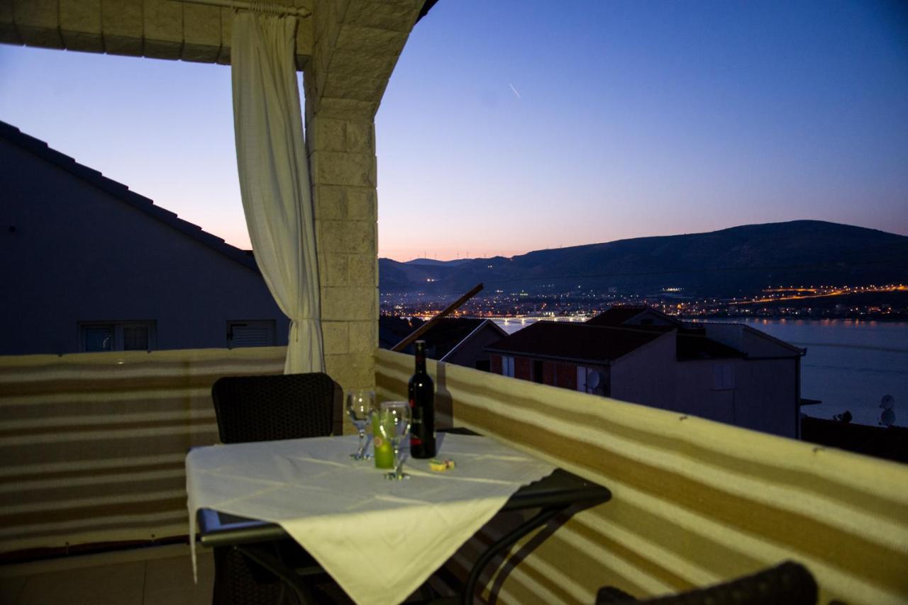 Holidays Apartments Slanada With Terrace And Sea View, Near The Beach & Town Trogir, Free Parking, Quiet Place On Peninsula Ciovo ภายนอก รูปภาพ