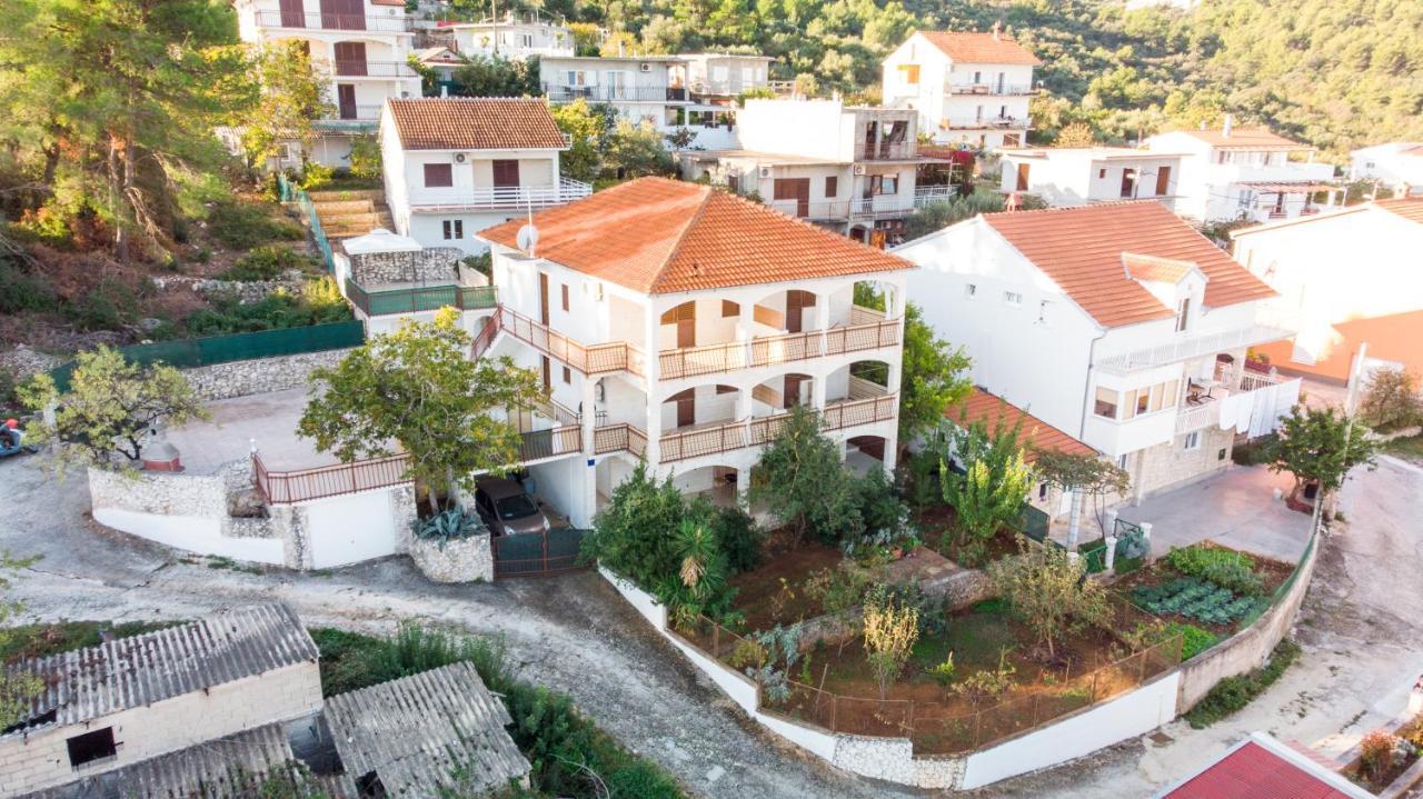 Holidays Apartments Slanada With Terrace And Sea View, Near The Beach & Town Trogir, Free Parking, Quiet Place On Peninsula Ciovo ภายนอก รูปภาพ