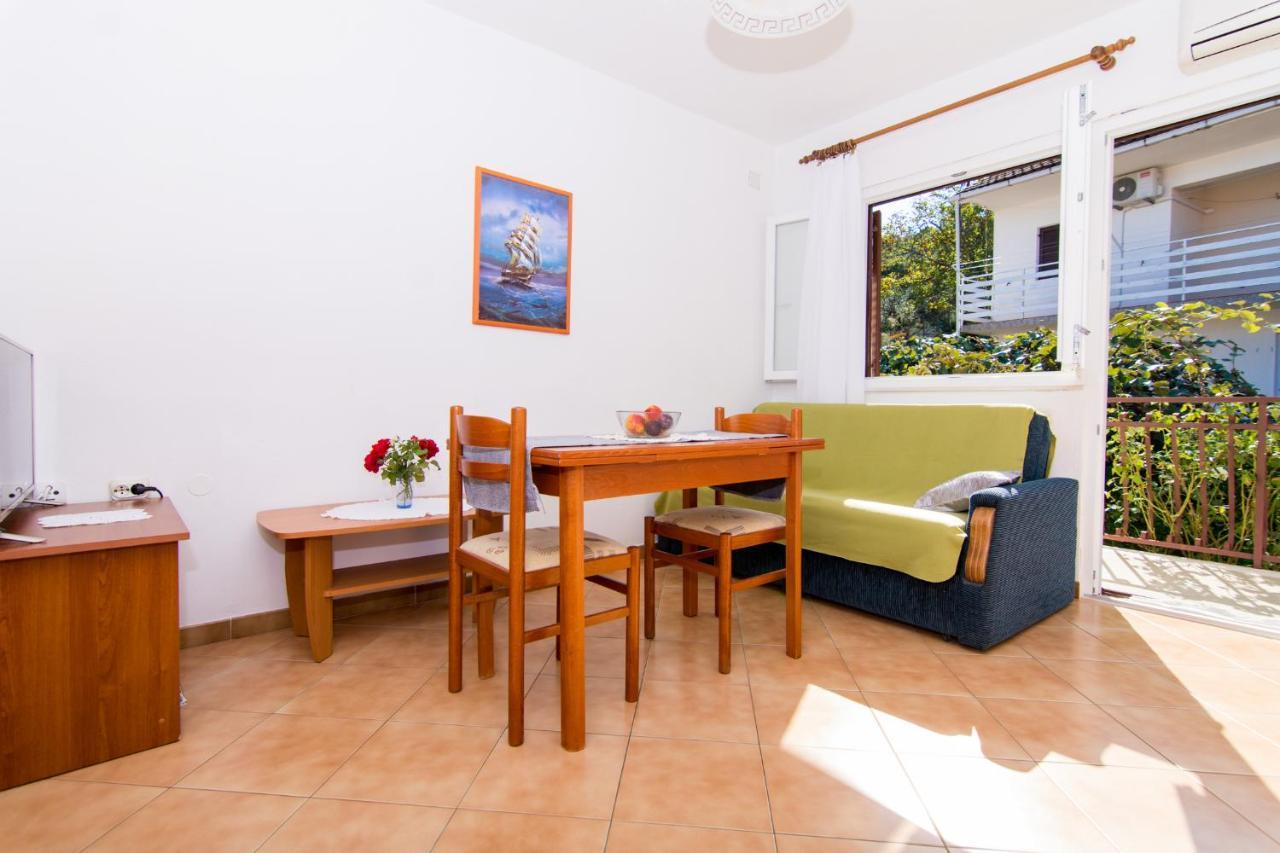 Holidays Apartments Slanada With Terrace And Sea View, Near The Beach & Town Trogir, Free Parking, Quiet Place On Peninsula Ciovo ภายนอก รูปภาพ