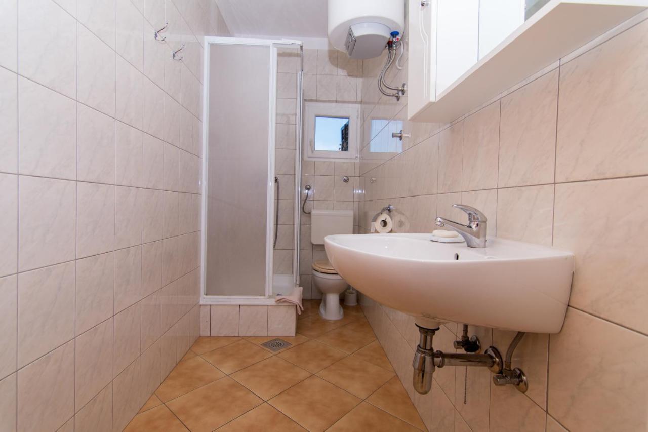 Holidays Apartments Slanada With Terrace And Sea View, Near The Beach & Town Trogir, Free Parking, Quiet Place On Peninsula Ciovo ภายนอก รูปภาพ