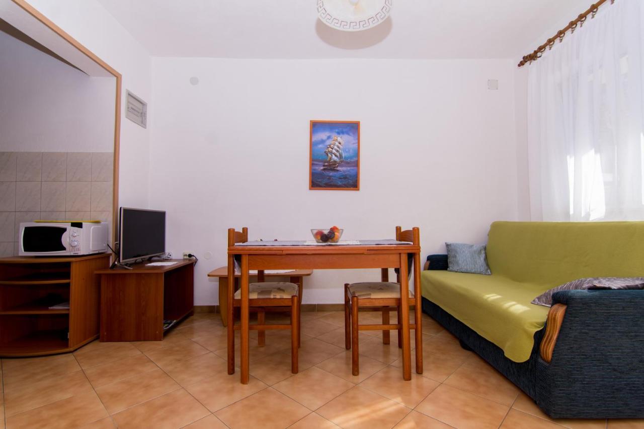 Holidays Apartments Slanada With Terrace And Sea View, Near The Beach & Town Trogir, Free Parking, Quiet Place On Peninsula Ciovo ภายนอก รูปภาพ