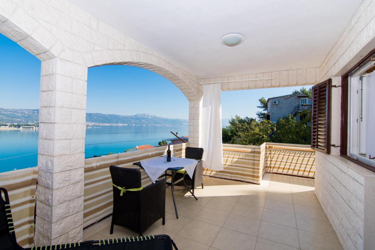 Holidays Apartments Slanada With Terrace And Sea View, Near The Beach & Town Trogir, Free Parking, Quiet Place On Peninsula Ciovo ภายนอก รูปภาพ